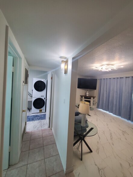 Building Photo - 279 S Brevard Ave