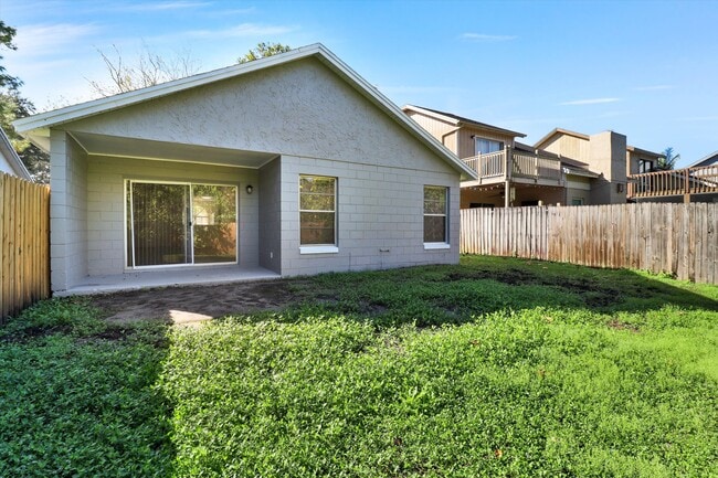 Building Photo - 521 Madrigal Ct