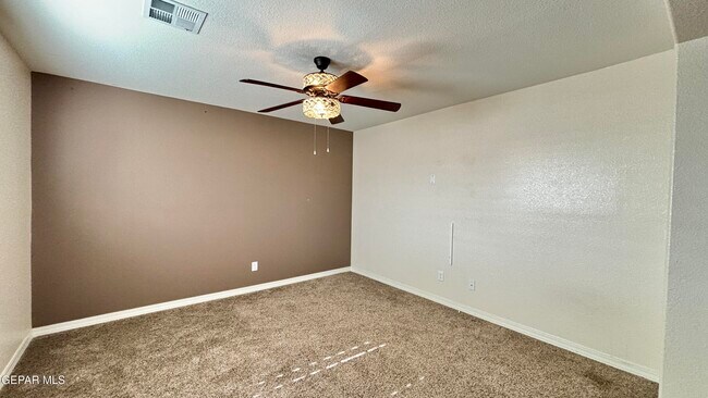 Building Photo - 12437 Pleasant Crest