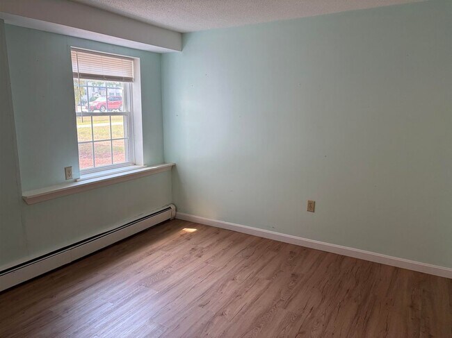 Building Photo - 904 White Cedar Blvd