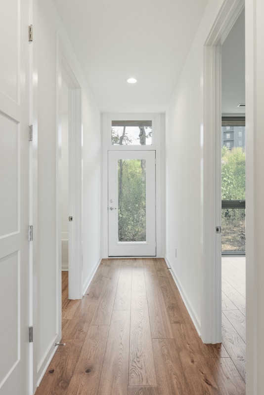 Building Photo - 3060 Edwin Cir