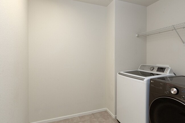 Building Photo - Townhouse in Desirable Stetson Hills Area in Colorado Springs