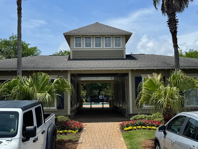 Building Photo - 39 S Zander Way