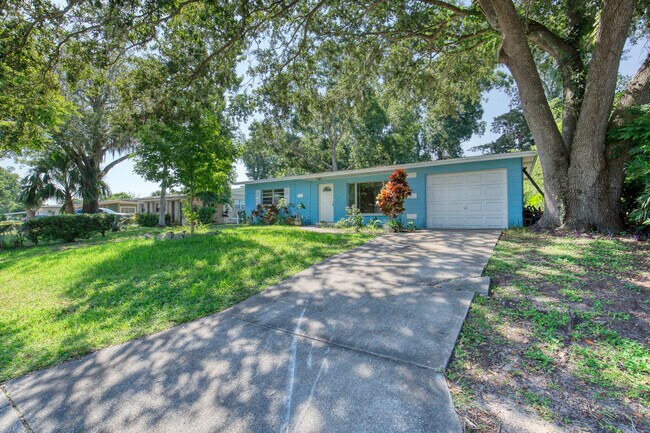 Building Photo - 1133 Bradenton Rd