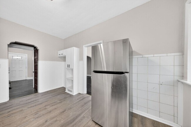 Building Photo - SECTION 8 WELCOME – 3BR Home with Covered Front Porch | $1,700