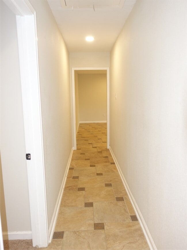 Building Photo - 1038 Cottage Oak Ln