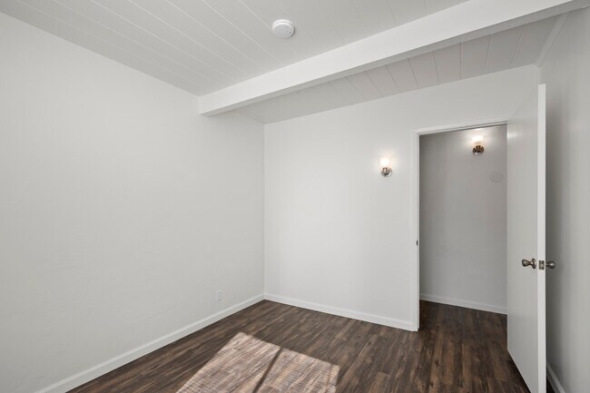 Building Photo - 5415 Lenox Dr