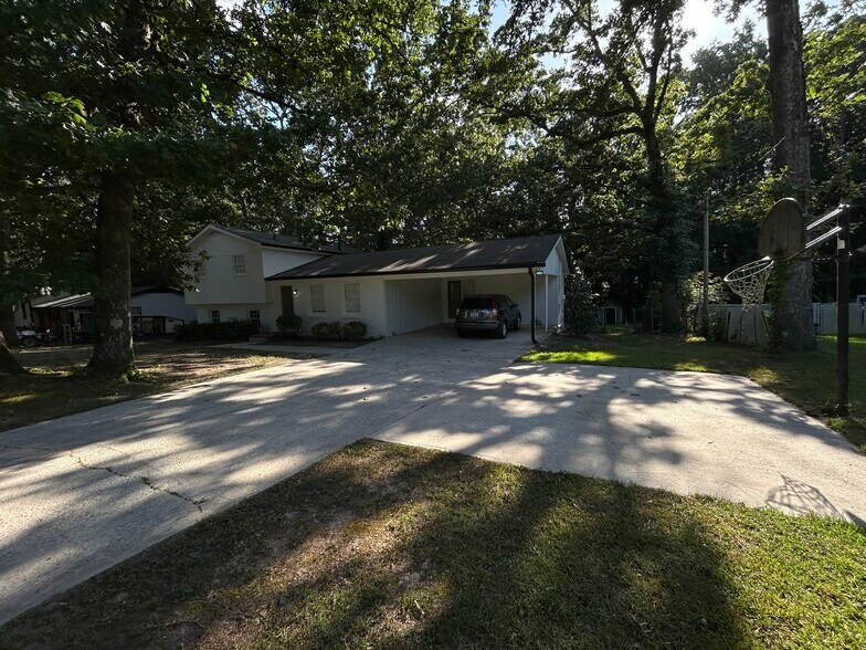 Primary Photo - 140 Oakhurst Dr