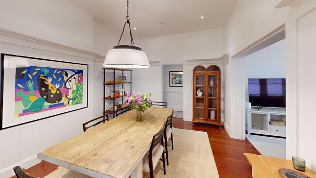 Building Photo - Downtown San Anselmo Updated 4x3 + aupair ...