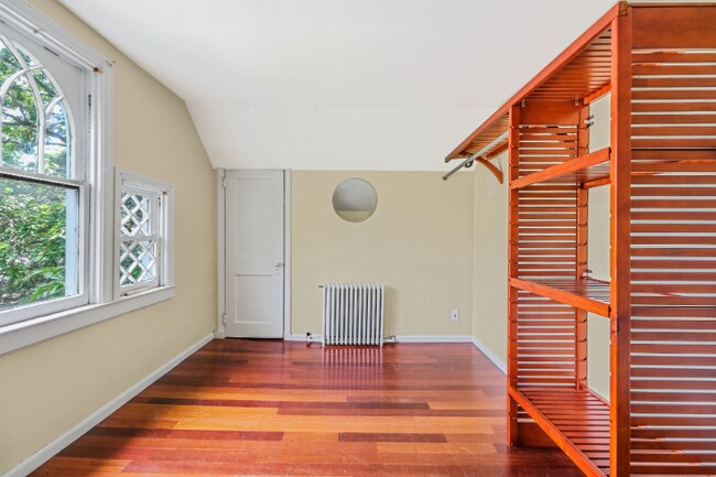 Building Photo - 483 New York Ave