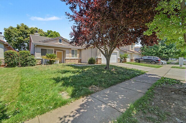 Building Photo - 4 bedroom 2 bath home located in Yuba City