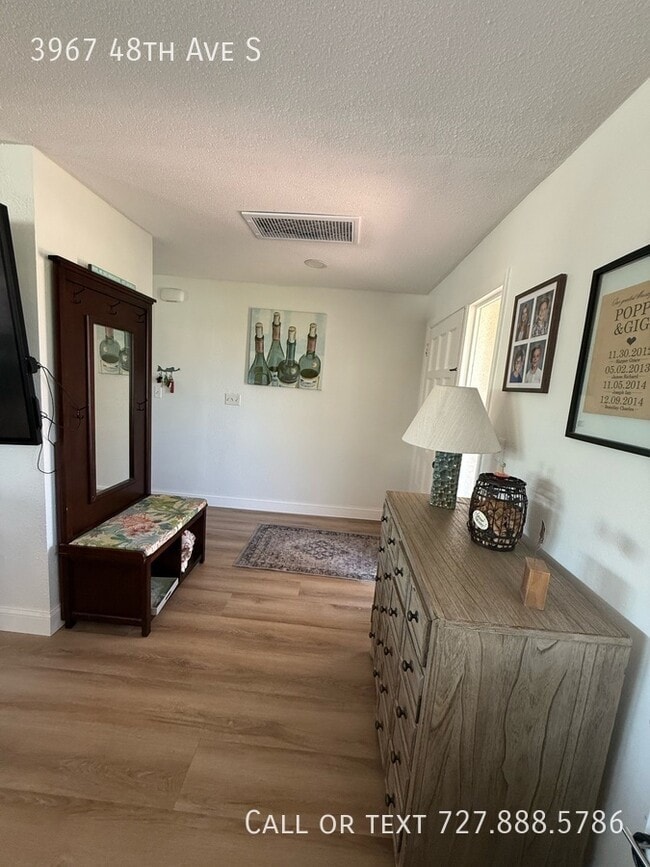 Building Photo - 3967 48th Ave S