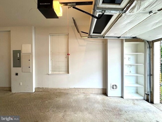 Building Photo - 4812 Dane Ridge Cir
