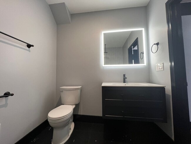 Building Photo - 306 Exchange