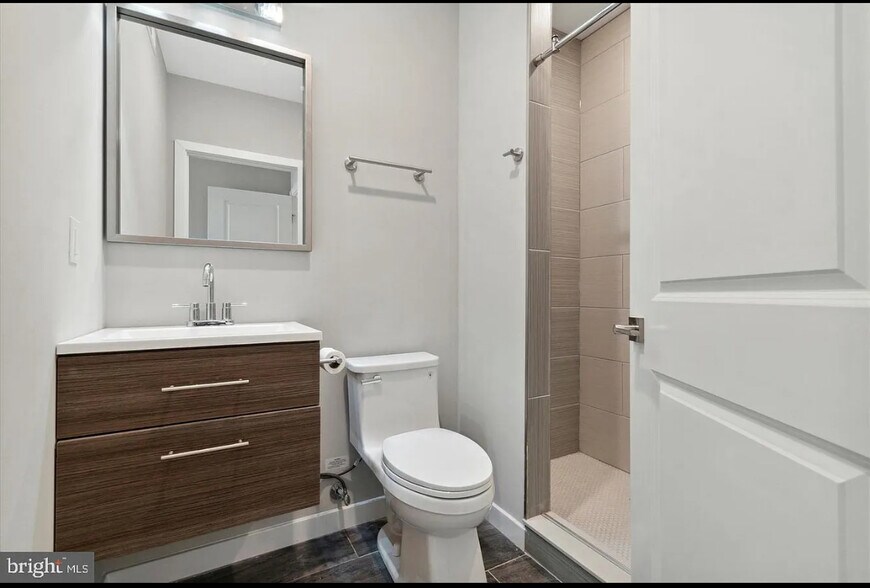 Bathroom 1 - 2424 Nicholas St