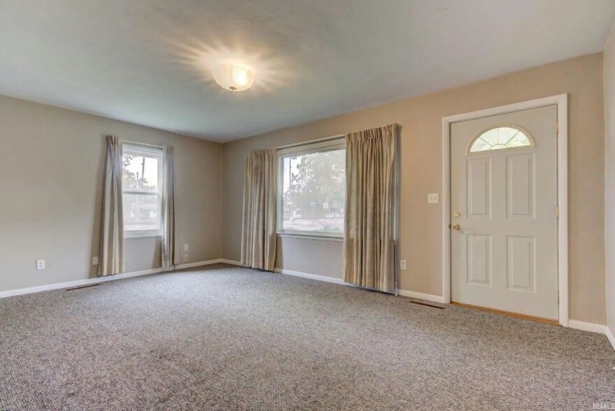 Building Photo - 538 Mill St