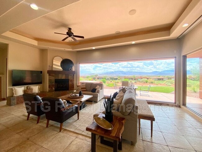 Building Photo - 2336 2336 W Entrada Trail