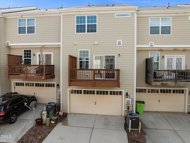 Building Photo - 6052 Kentworth Dr