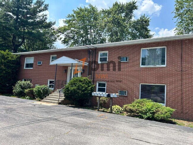 Building Photo - 660 N Hobart Rd