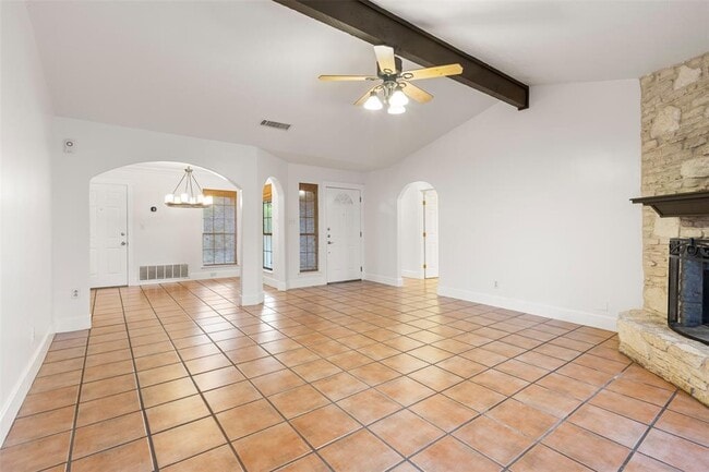 Building Photo - 6005 Sun Vista Dr