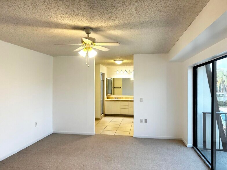 Building Photo - 1620 16th Ln