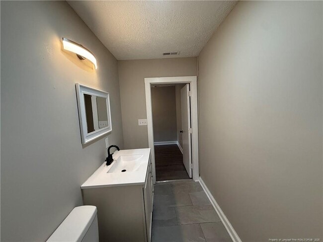 Building Photo - 807 Branson St