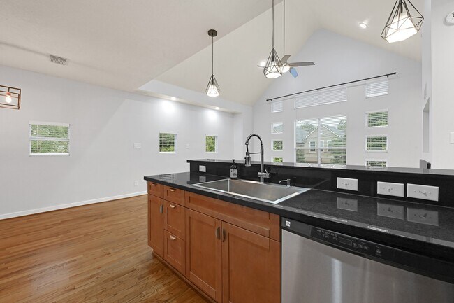 Building Photo - 5416 Kiam St