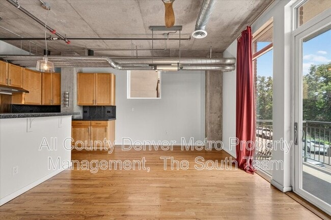 Building Photo - 3201 Shoshone St