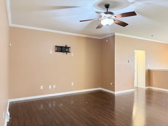 Building Photo - Spacious 3 Bed, 2 Bath Home in Desirable P...