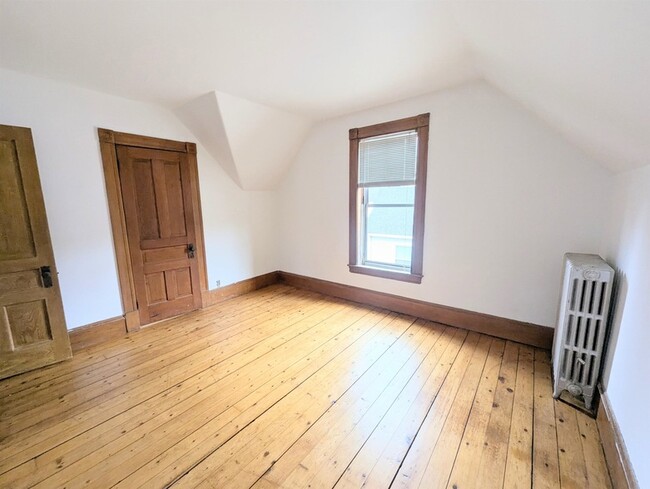 Building Photo - 417 Cliff St