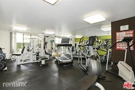 Building Photo - 2 br, 3 bath House - 851 N Kings Rd Apt 101