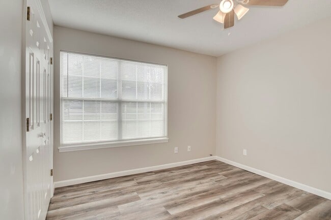 Building Photo - 1117 Fairlane Dr