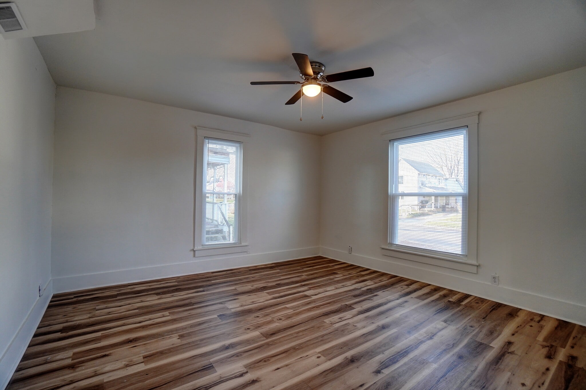 Building Photo - 1117 W High St