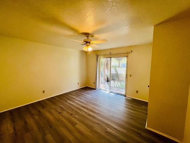 Building Photo - Two Bedroom Rental Home in Jess Ranch Avai...