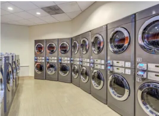 Building Photo - 728 N Dearborn St