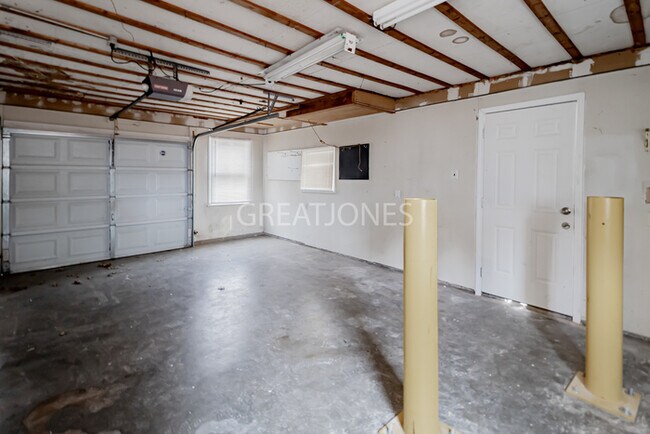 Building Photo - 604 Harrison St