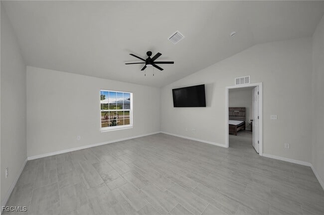 Building Photo - 1106 NE 11th Ave