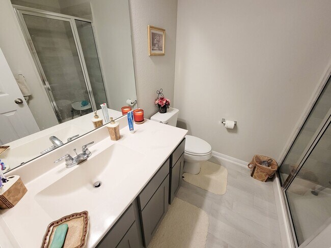 Building Photo - This stunning 2-year-old house with 4 beds, 3 baths, and an attached 2-car garage, it offers ampl...