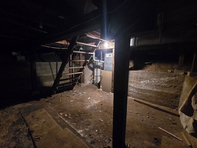 Building Photo - Northside Spokane! Available Now! Move In Special!!