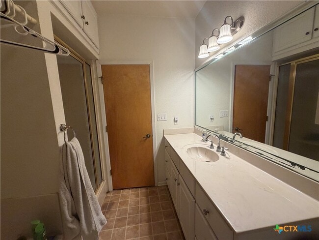 Building Photo - 726 Encino Dr