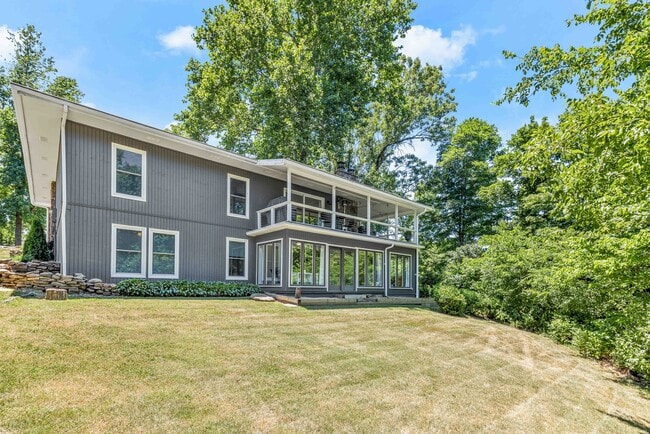 Building Photo - 22 Shakespeare Dr