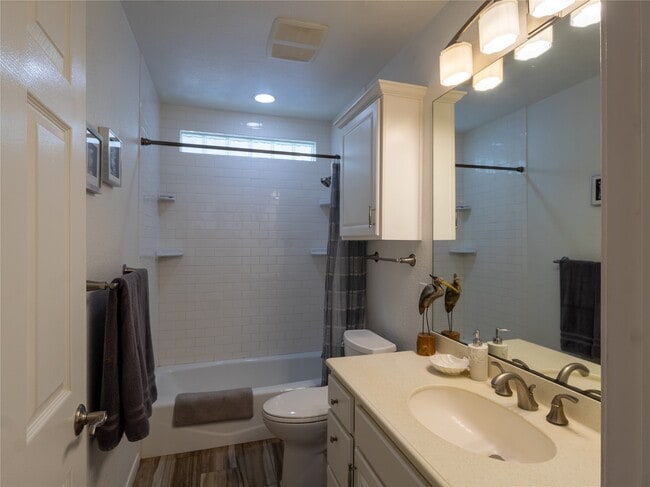 Building Photo - 127 Pompano Ave