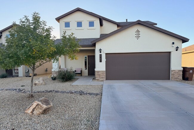 Building Photo - 1418 Santa Thomas St