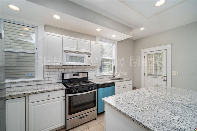 Building Photo - 1313 N 35th St