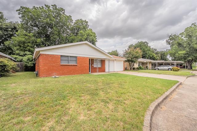 Building Photo - 2021 Glen Haven Dr