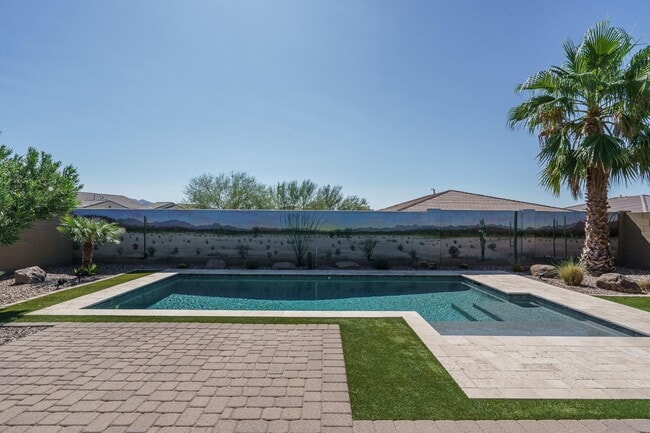 Building Photo - 18215 W Desert Sage Dr