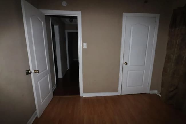 Building Photo - 3 bedrooms 1 bath $1100 per month  Section 8 Accepted