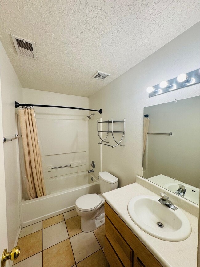 Building Photo - 505 Glacier Bay St SE