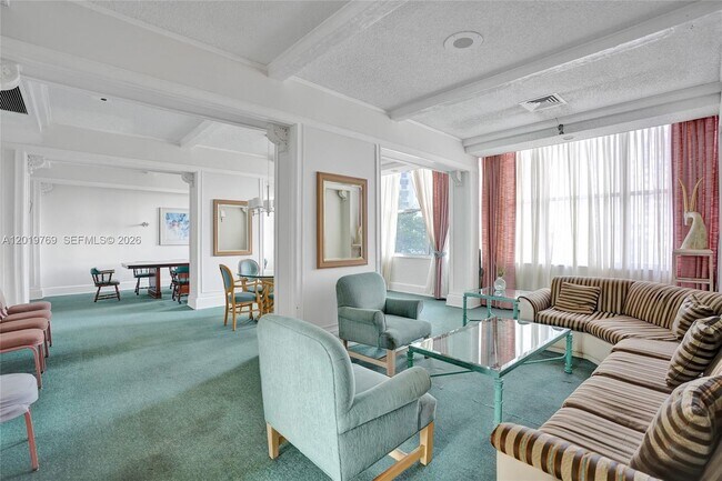 Building Photo - 18021 Biscayne Blvd