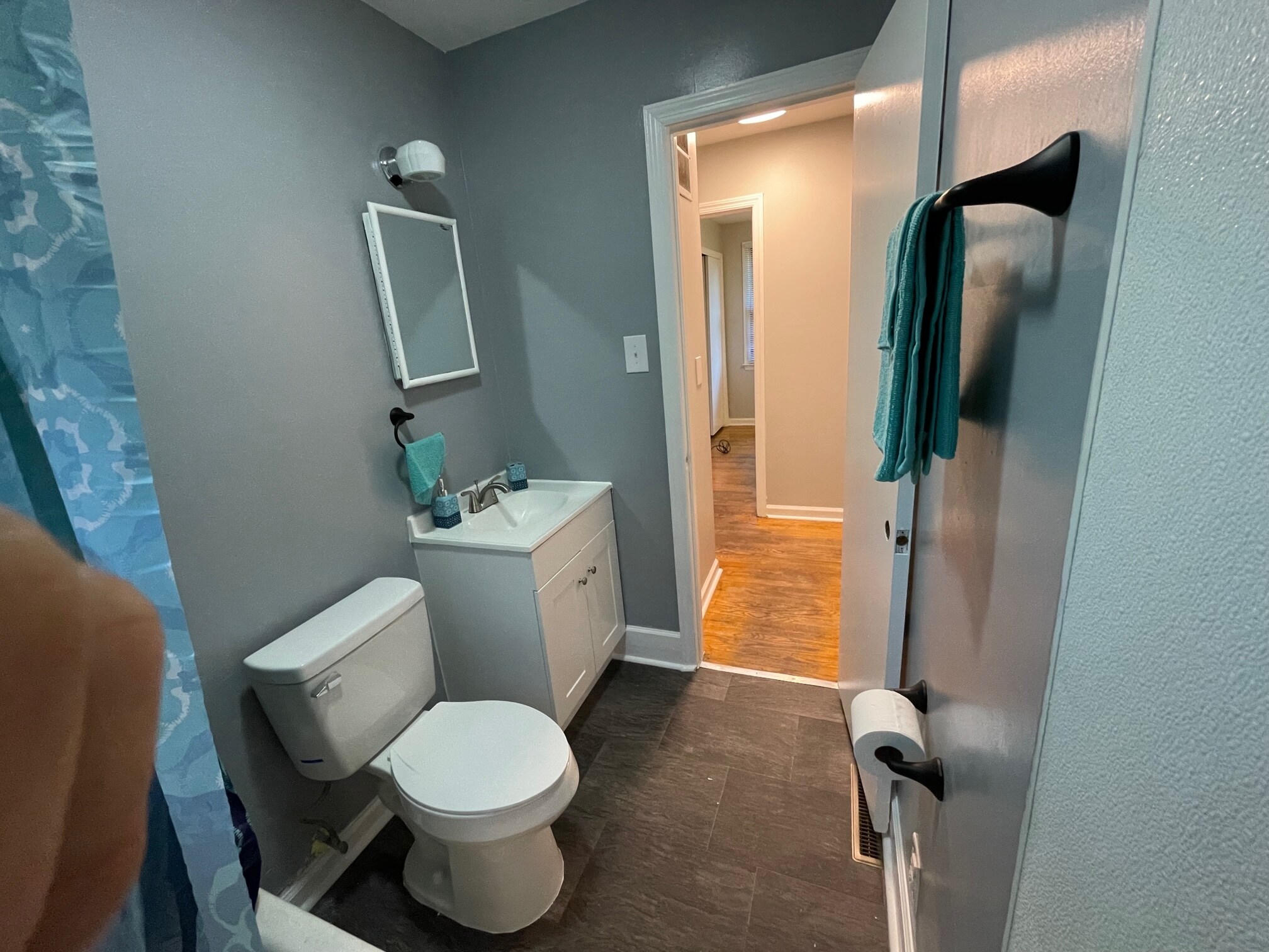 Hallway Bathroom - 2665 Orchid Ave